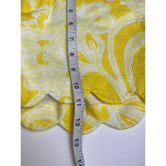 Lilly Pulitzer Yellow Floral Textured Scalloped Buttercup Shorts Women's Size 00 - Picture 10 of 10